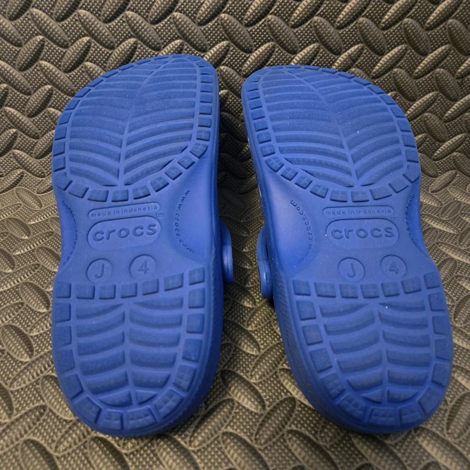 Zuecos clásicos Crocs para niños talla J4 azules - usados - limpios y desinfectados Foto 4 de 4
