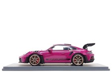 Schuco 1:18 Porsche 911 GT3 RS (992) in Ruby Star (defect)