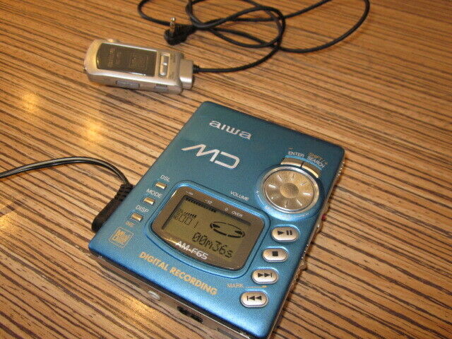 Aiwa F65 + Remote Minidisc Player / Recorder MD (520 ) Blau ZV8743