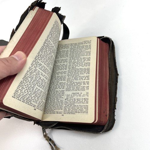 Holy Bible Book King James or Authorized Version International Press Antique - Picture 13 of 22