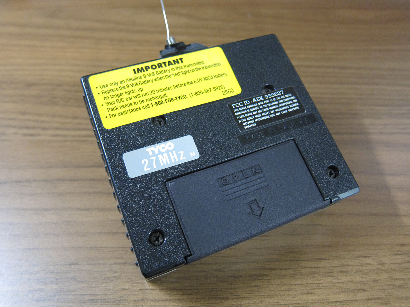 New TYCO Remote Control Battery Cover R/C Controller 27mhz 49mhz 9v Door Lid