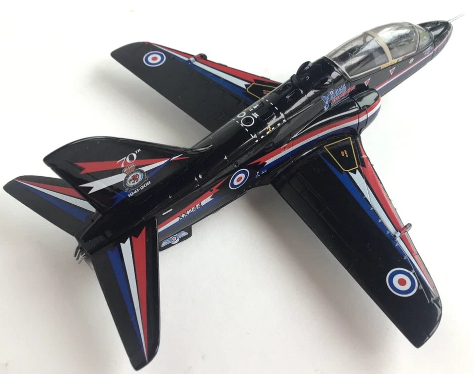 Escuela de entrenamiento de vuelo Corgi AA36010 1:72 BAe Hawk T.1A RAF Valley 2011 edición limitada Foto 3 de 4