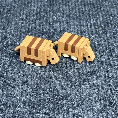 Two Lego Armadillo Minifigure Brick Built Minecraft 21269 minearmadillo01