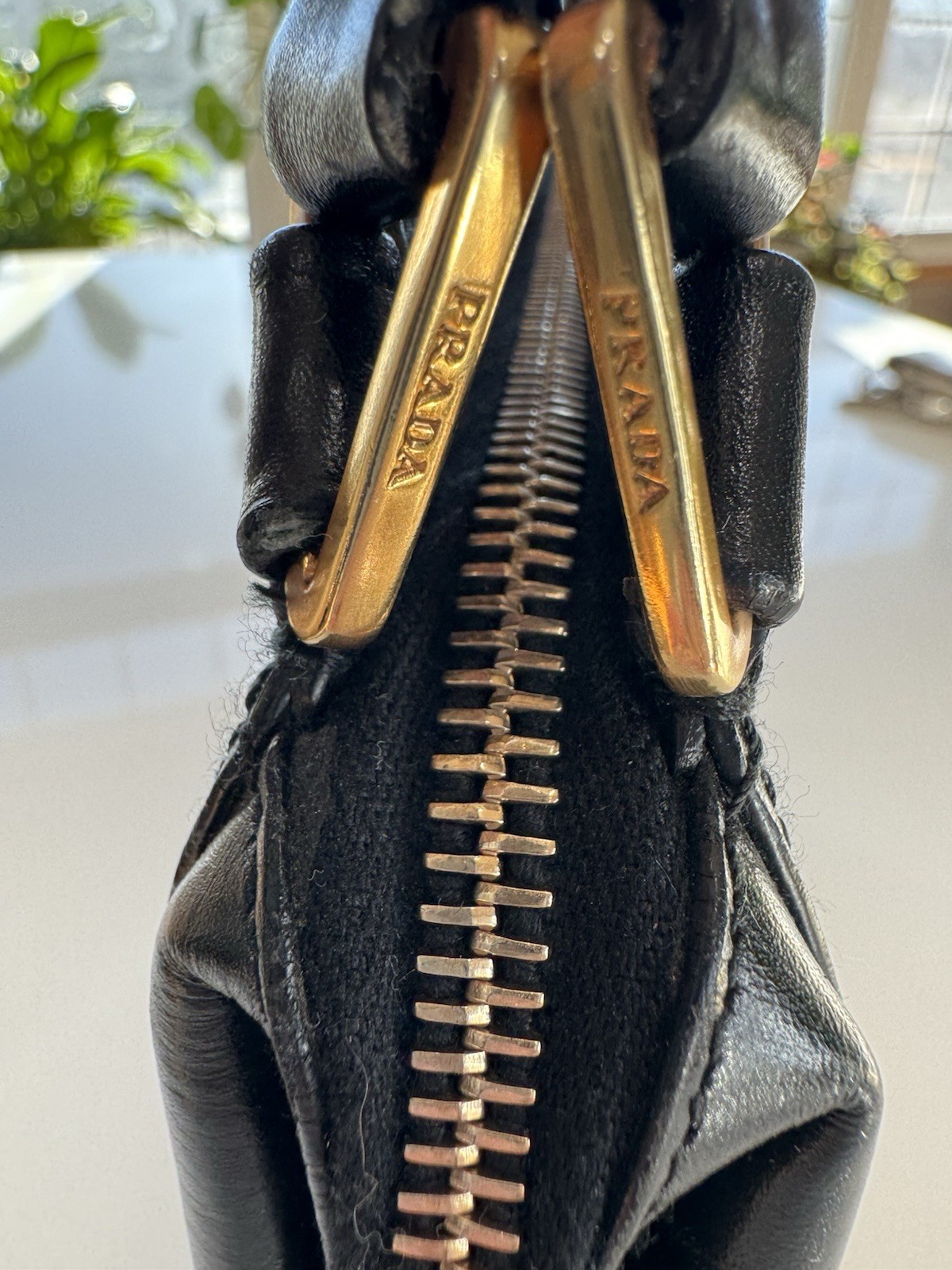 AUTHENTIC PRADA LEATHER HAND PURSE - image 7