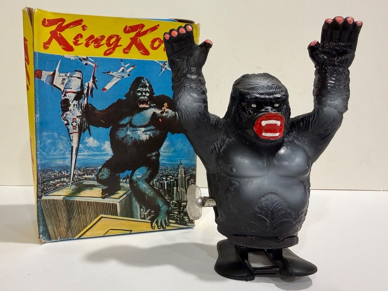 Vintage KING KONG Plastic Wind-Up Walking Gorilla with Original Box