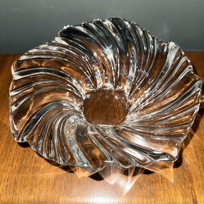 Vtg beautiful clear bowl swirl wave design brilliant clarity  3D effect About 8 
