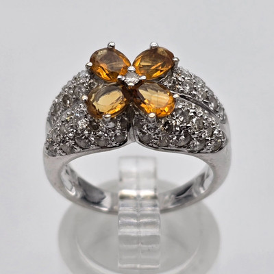 18k White Gold Citrine Diamond Pave Flower Clover Motif Ring - Size 6 5/8