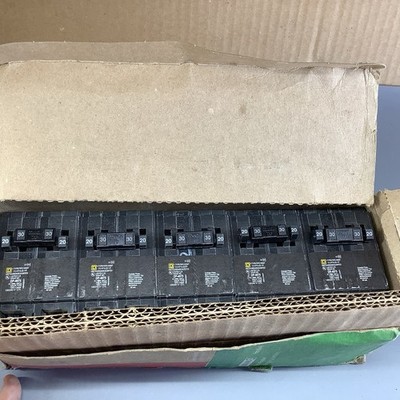 Square D Homeline HOMT2020230 Tandem Quad Circuit Breaker 2- 20 /1 30 Amp Box 5