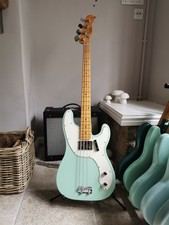 Fender / Vintera II 70s Telecaster Bass Maple Fingerboard Surf Green