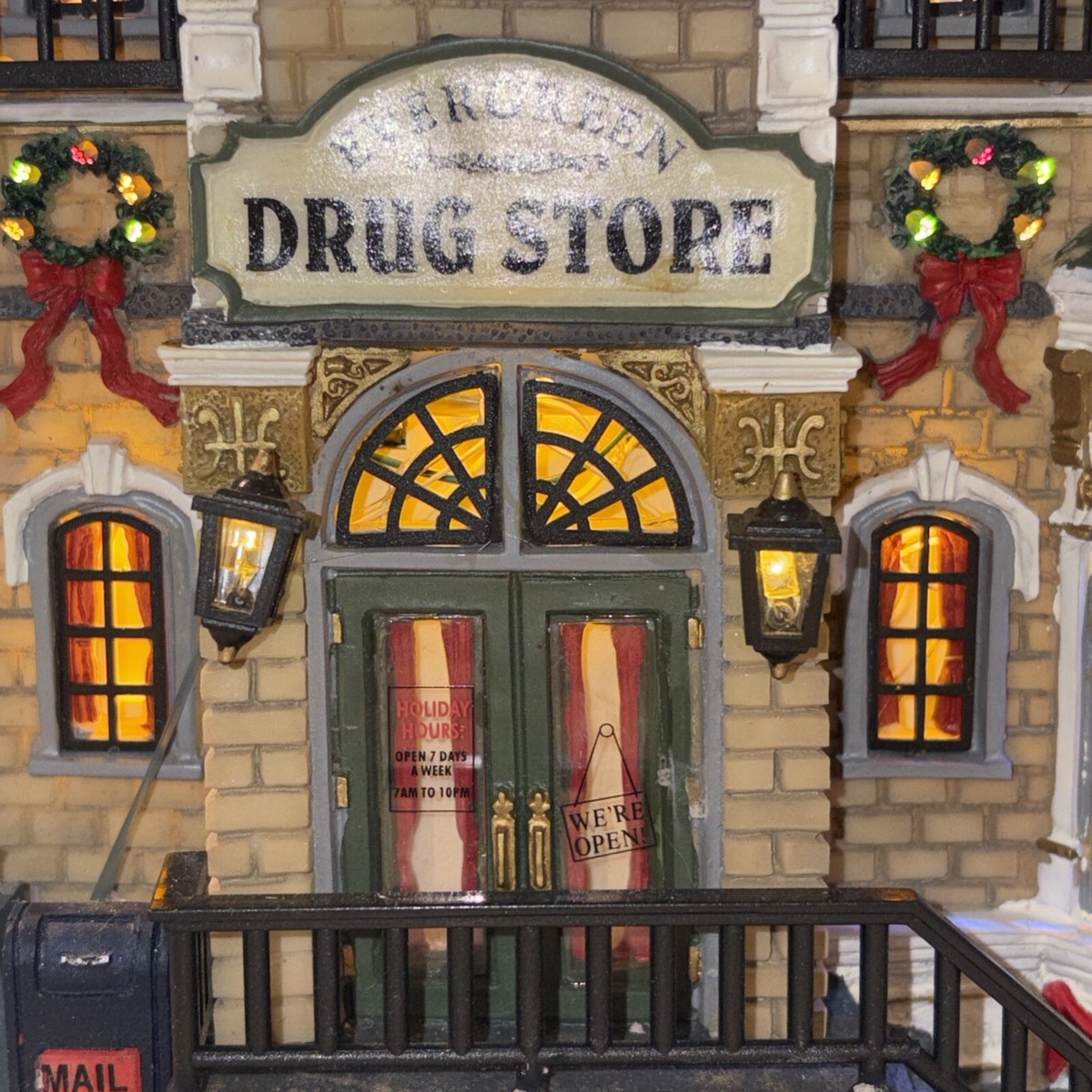 2003 Lemax Vlg Collection “Evergreen Drug Store” Item #35820W 