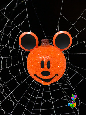 Disney Halloween Mickey Mouse Light Up Pumpkin Lantern - Mint !