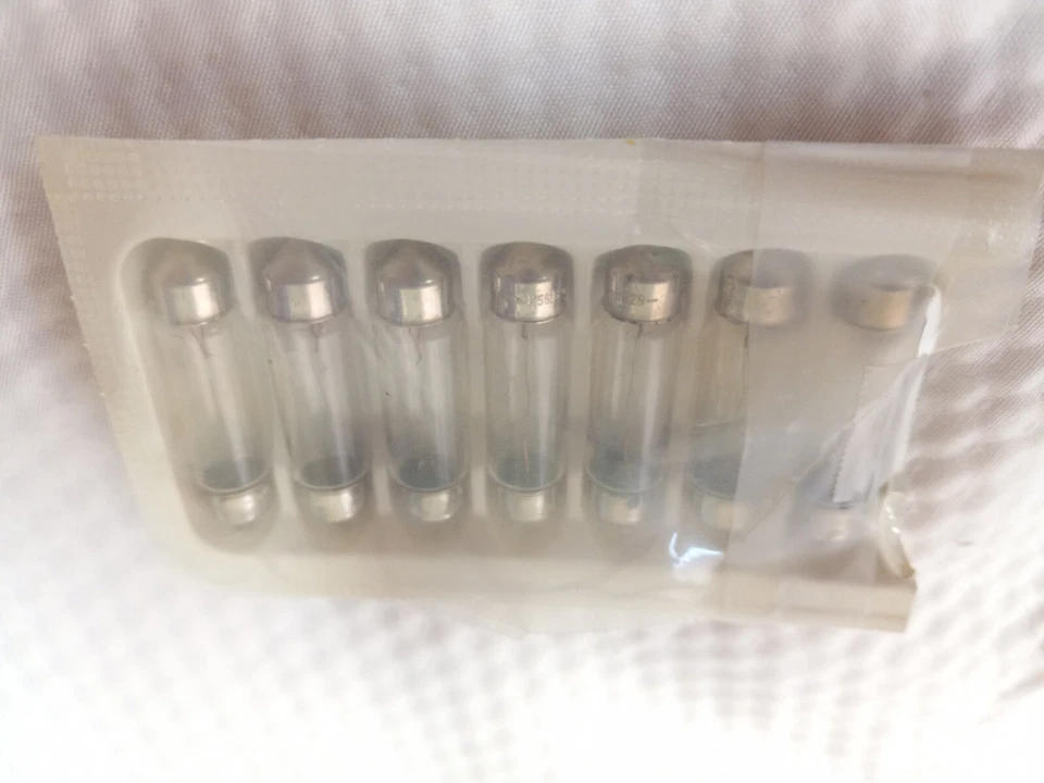 E7RY-13466-D FORD OEM INTERIOR TABLERO/DOMO LÁMPARA BOMBILLAS CAJA DE SIETE 12V/10 VATIOS Foto 2 de 3