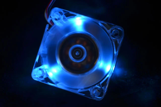AVC 40mm Crystal 40x40x20mm DC12V 3Pin Blue LED Transparent Fan (Intel Part) - Image 2 of 4
