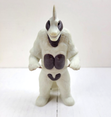 Snowgon Ultraman Ultra Monster 500 2013 Kaiju Spark Doll Figure
