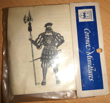 Coronet Miniatures E-3 Yeoman Of the Guard Beefeater 1520 54mm toy soldier kit
