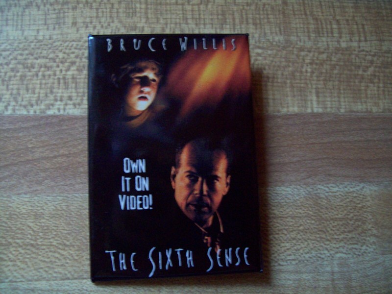 BRUCE WILLIS & HALEY JOEL OSMENT THE SIXTH SENSE MOVIE PIN 2 inches by 3 inches