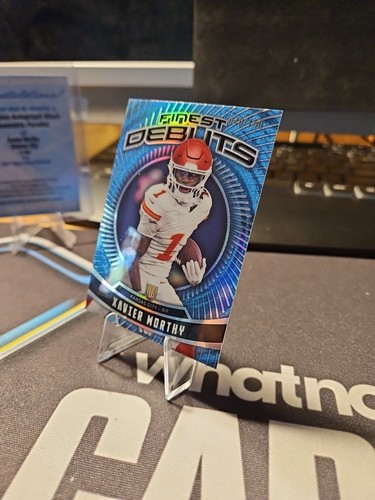 2024 Topps Finest Xavier Worthy RC Finest Debuts Blue Refractor 40/150 - Bild 2 von 5