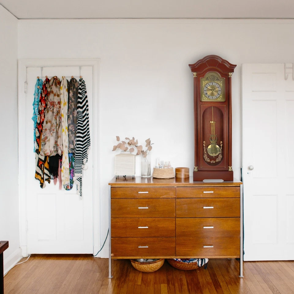 Bedford Clock Collection 33" Deco Cherry Oak Finish Chiming Brown - Image 4 of 4