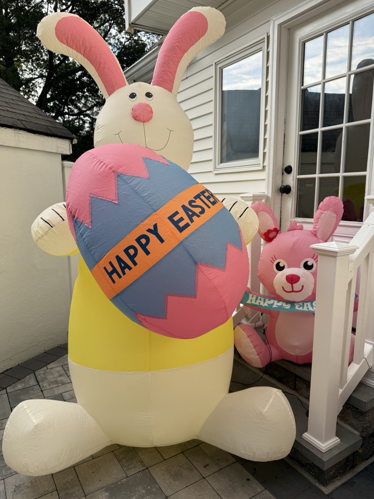 Set Of 2 Easter Bunny Outdoor Inflatable Airblown 8ft & 4ft