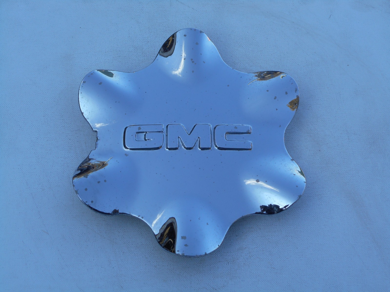 1999-2000 GMC YUKON WHEEL CENTER CAP OEM CHROME 9593139