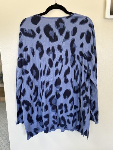 belle Kim Gravel women's blue animal print sweater size 1X excellent condition - Picture 3 of 3