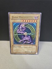 Vintage Yu-Gi-Oh TCG Dark Magician SDY-006 Starter Deck Yugi Ultra Rare Holo