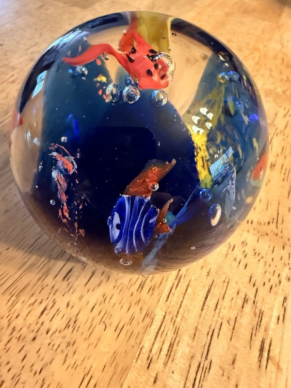 MURANO Style Ocean in Glass Art Paperweight Aquarium Sting Ray Fish Excellent