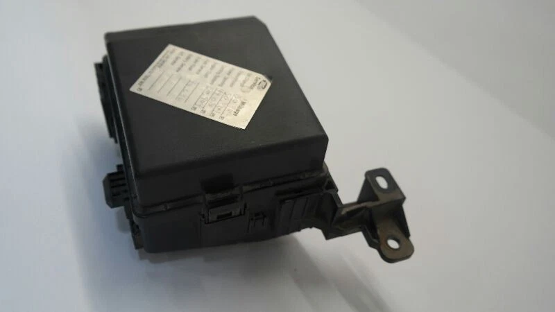 Mitsubishi Galant 2005 caja de fusibles compartimento del motor Foto 3 de 4