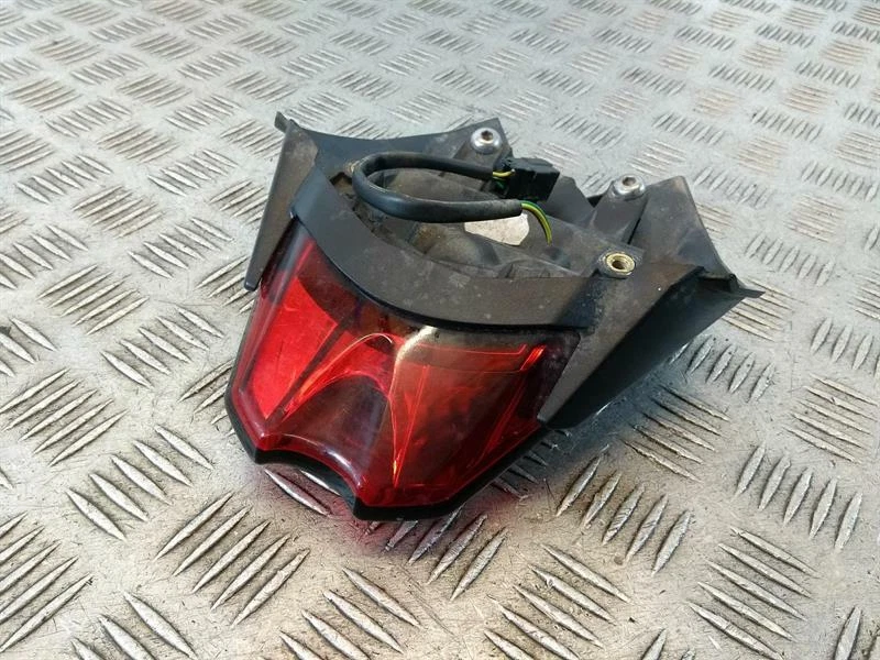 Piloto trasero Triumph STREET TRIPLE 675 (2013-16) Foto 3 de 4