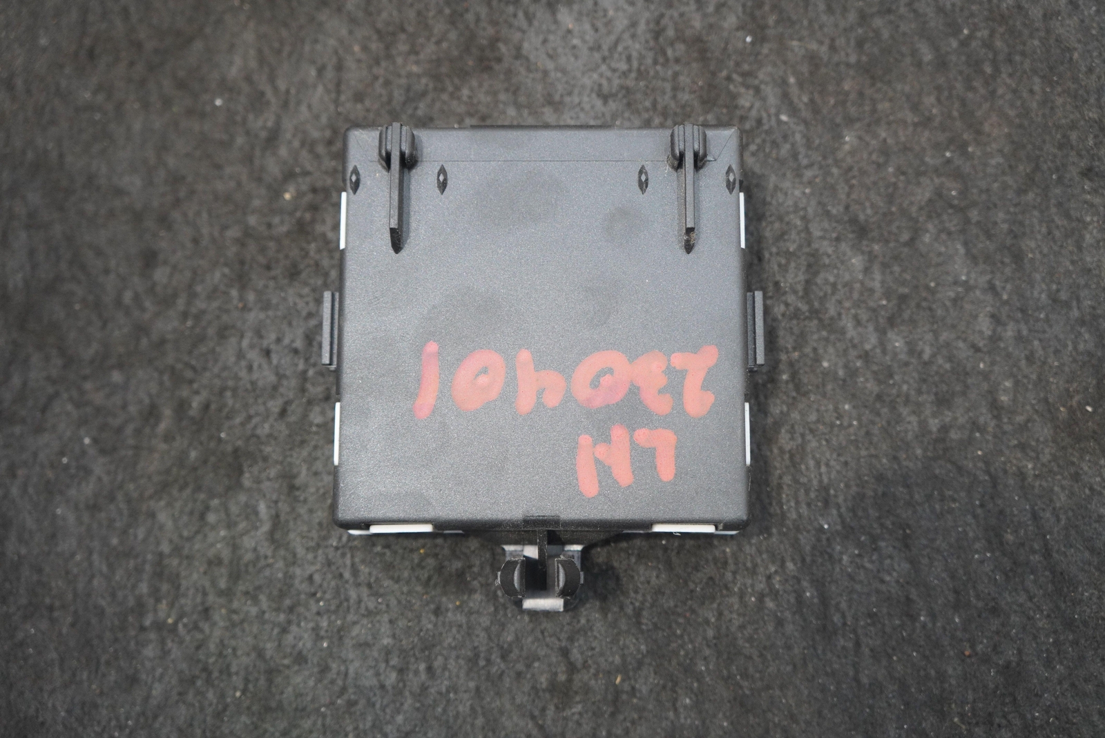 Front Left Driver Door Computer Control Module ECU Aston Martin Vantage 2019