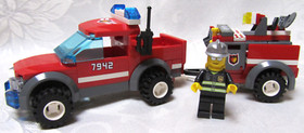 VINTAGE LEGO  CITY 7942  OFF-ROAD FIRE RESCUE 2007 RETIRED USED