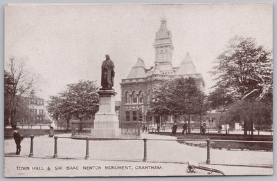 GRANTHAM Lincolnshire Town Hall & Newton Monument Postkarte datiert 1917