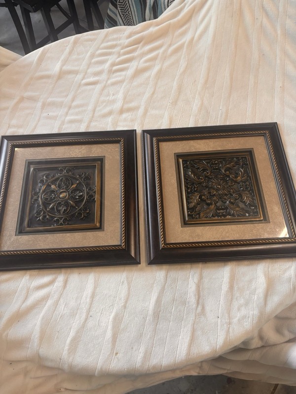 Set Of 2 Medallion Wall Picture Decor 15 X 1 X 15 Wall Art
