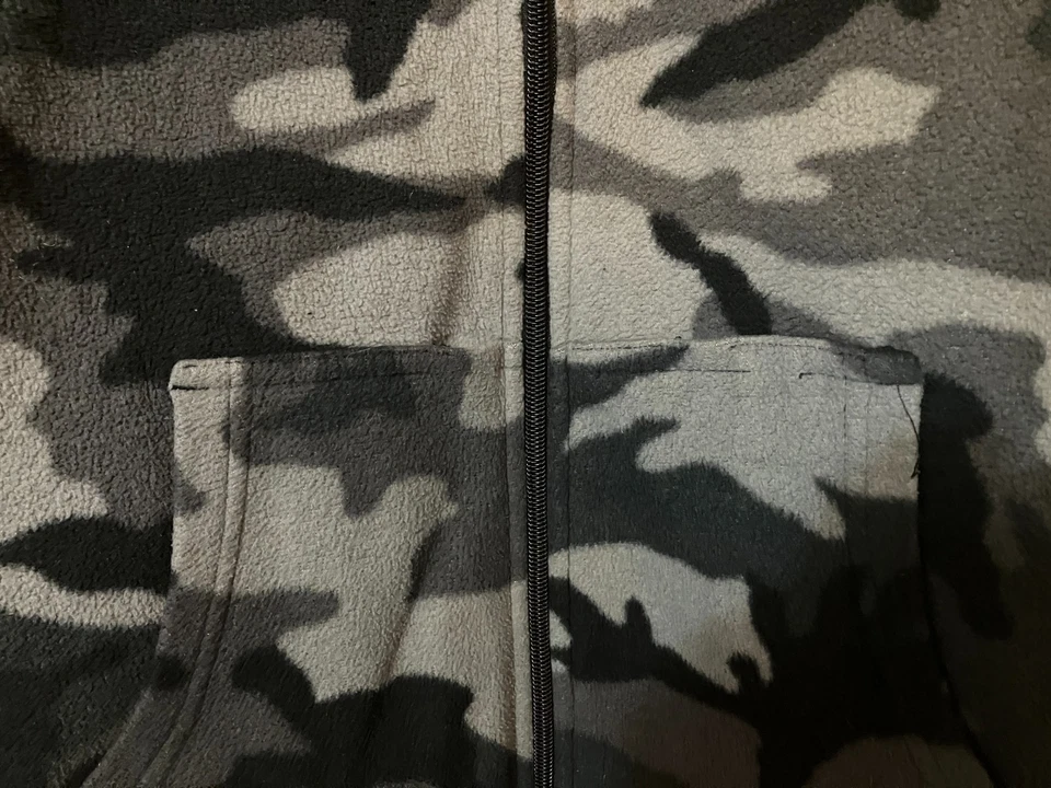 Для мальчиков Athletech серый камуфляж камуфляж флисовая куртка размер XL 14/16 - Изображение 2 из 3
