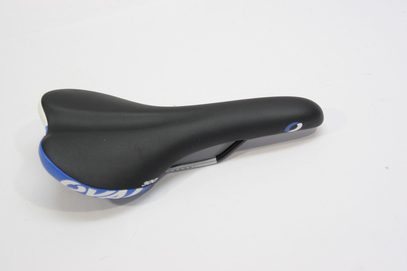 Oval Concepts 300 Saddle 140 x 275 mm Road/MTB w/Relief Zone
