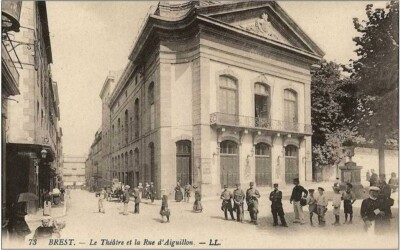 J 12 / DEPT 29 TOP CPA BREST / RUE DE L ́AIGUILLON ET LE THEATRE ANIME SEHR GUTER ZUSTAND
