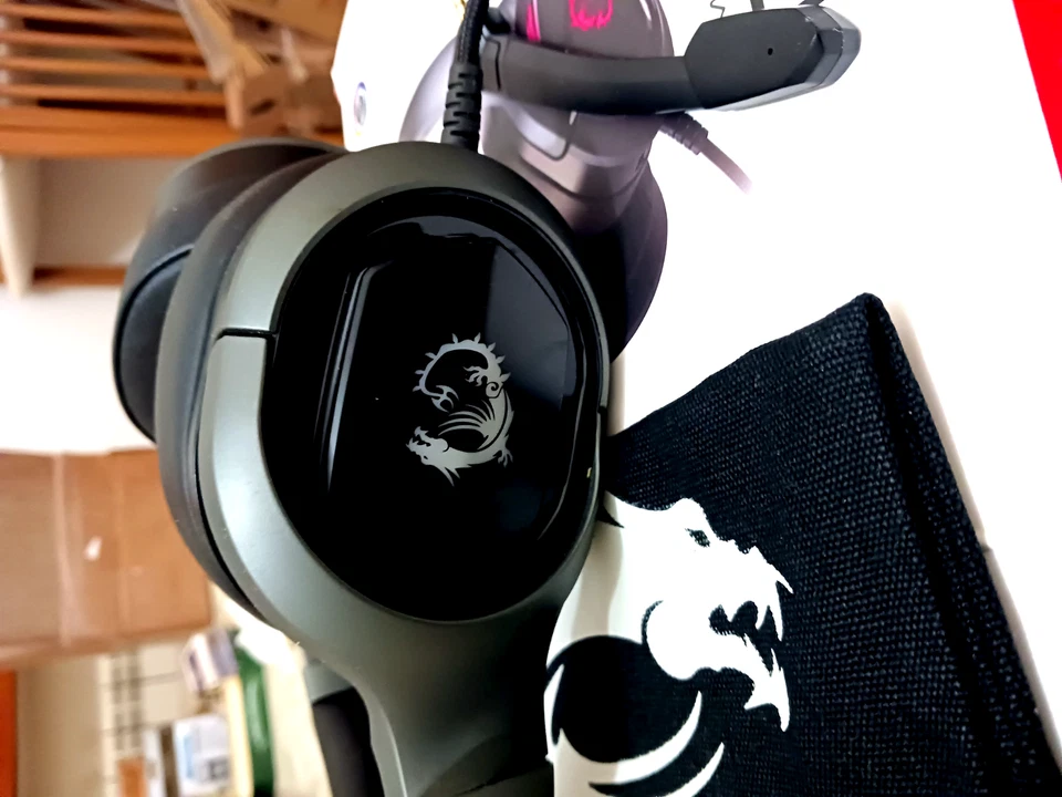 MSI Cuffie Gaming Over Ear 7.1 GH50 con Illuminazione RGB, USB Controllo volume - Immagine 3 di 4