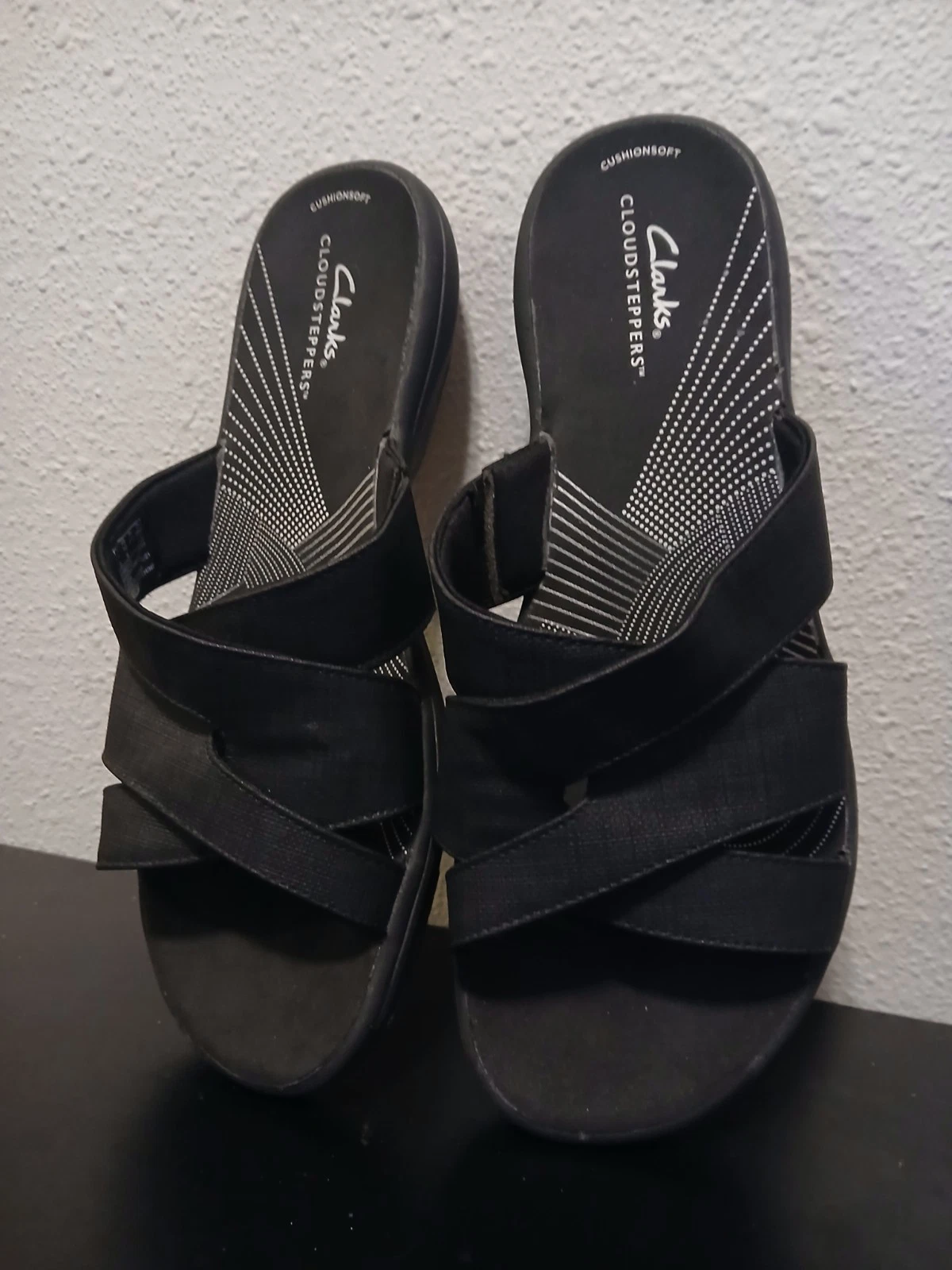 Sandali neri Clarks Cloudsteppers Cushion morbidi da donna taglia 10M usati