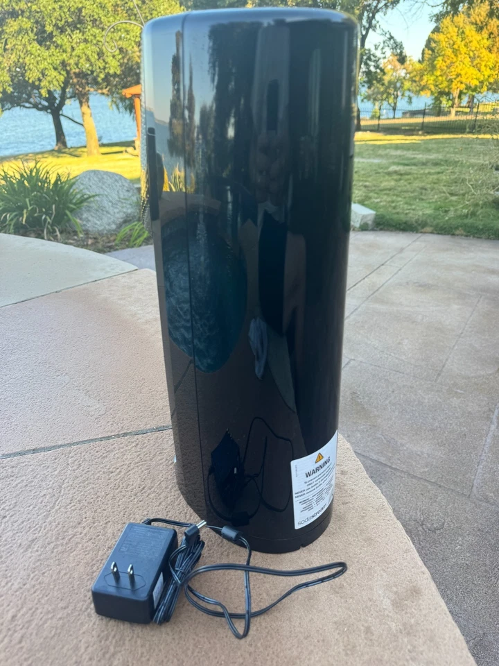 SodaStream One-Touch Sparkling Water Maker Black - Very Lightly Used - Image 3 of 4