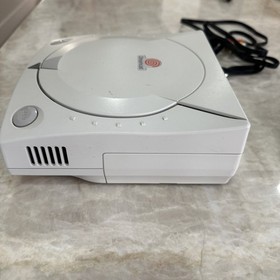 Sega Dreamcast Console Bundle w/ 4 Controllers, 4 VMU&rsquo;s,2 Controller Ext WORKING