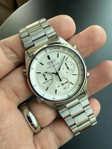 Seiko 7A28-7020 Quartz Chronograph White Dial Vintage – James Bond