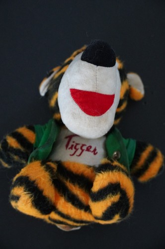 VINTAGE GUND DISNEY SEARS 1970'S WINNIE THE POOH TIGGER 8" PLUSH - Picture 2 of 4