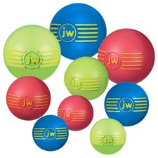 JW Isqueak Ball - S/M/L - Apportierspielzeug Hundespielzeug mit Quietschie
