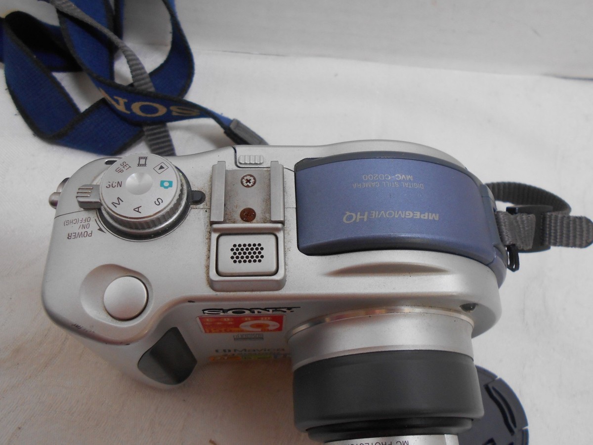 Sony Mavica MVC-CD200 Digital Still Camera Camcorder 2.1