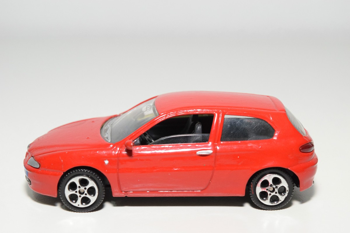 MINICHAMPS Alfa Romeo 147 赤 1/43 MINICHAMPS Alfa Romeo 147 赤 1/43 MINICHAMPS 1:43 Alfa Romeo