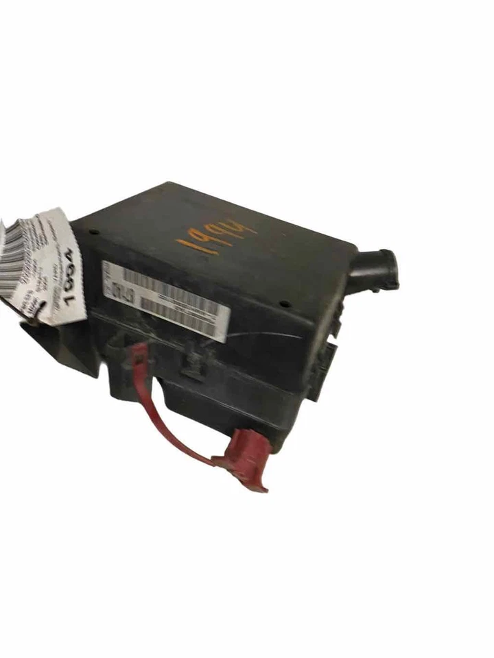 03 04 Caja de fusibles motor Dodge Stratus P04608871AD Foto 2 de 4