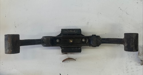 1985 NISSAN 300ZX TURBO MANUAL TRANSMISSION SUPPORT BRACKET INSULATOR OEM - Picture 3 of 3