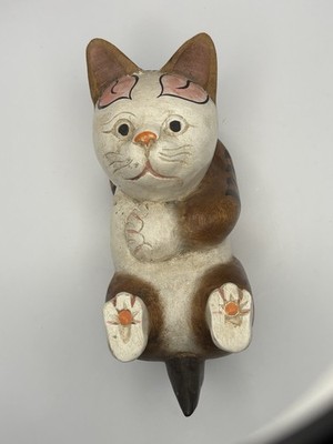 Vintage handgefertigte Katzenfigur aus Holz handbemalt liegende Katze
