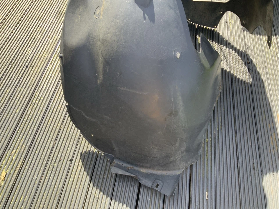 REVESTIMIENTO ARCO RUEDA DELANTERO IZQUIERDO PORSCHE CAYENNE 4.5 V8 7L5809961H 2006 Foto 2 de 4