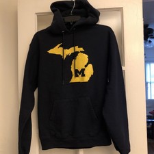 Champion NWT Michigan Wolverines Hoodie Men  s Size S